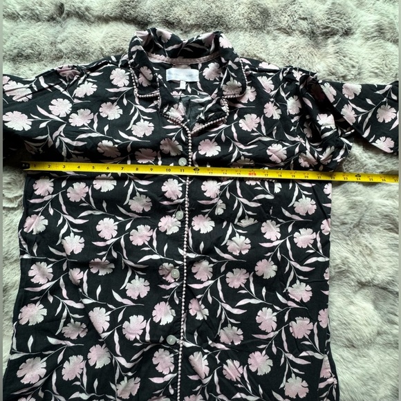 Victoria's Secret Pajamas Women's Small 2 Piece Sparkly Carnations on black - Picture 14 of 15